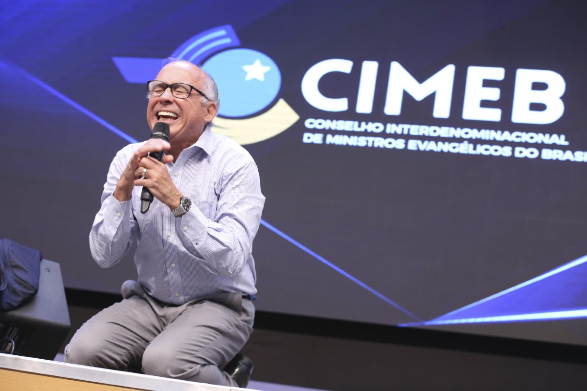 Ministro do CIMEB em momento de alegria